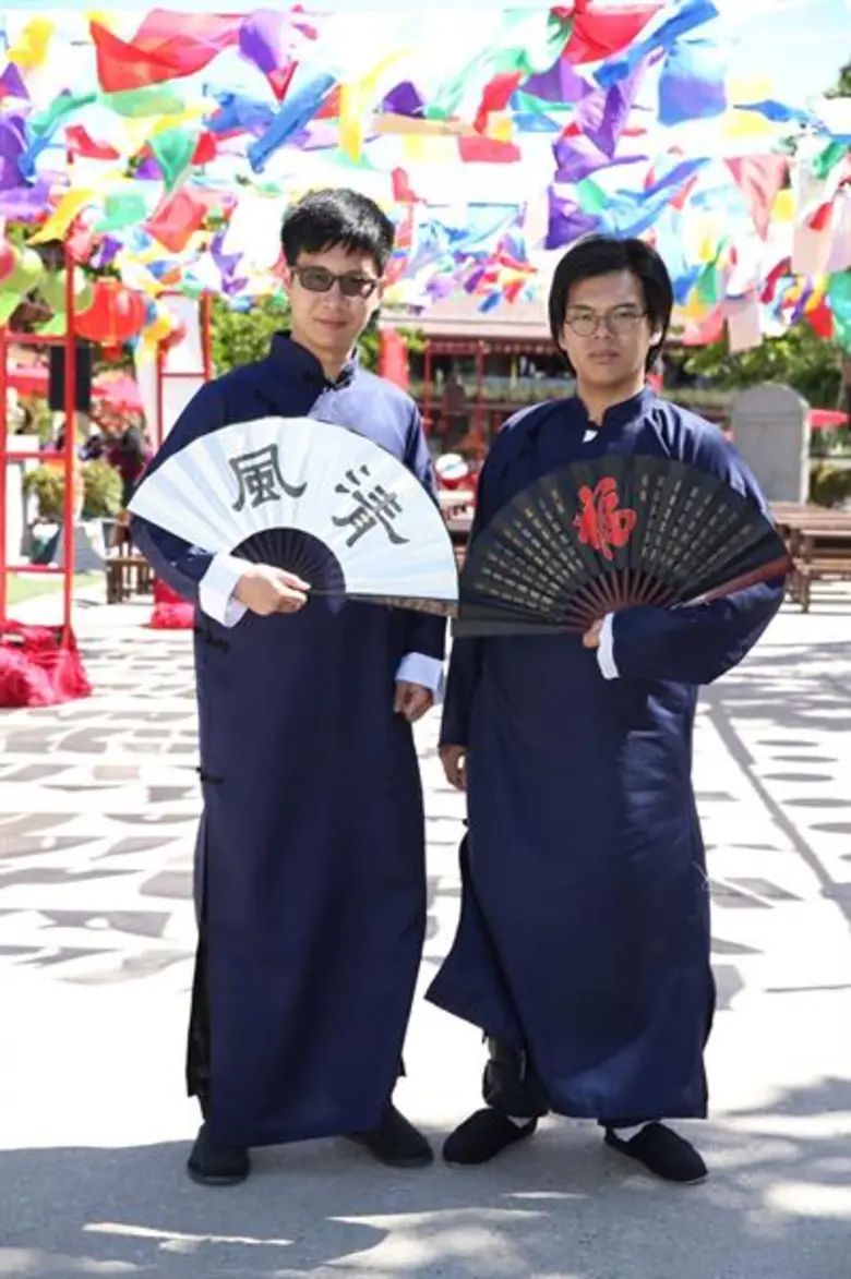 ชมเหล่าบัณฑิตสวมชุดจีนผ่านซีรีย์ดัง “สามก๊ก-เปาบุ้นจิ้น-บูเช็คเทียน” ทดสอบจอหงวน ในงานแข่งขันตอนปัญหาวิชาการ “LHONG Wisdom Competition”