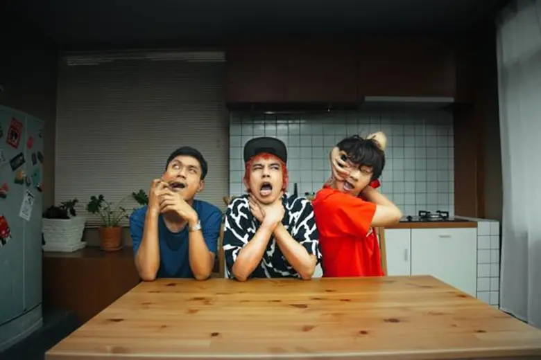 เดอะ จั๊กส์ (The Jukks) ส่งท้ายอัลบัม “Clips”  ดึงนางเอกหน้าใหม่ “นิ้ง – ชัญญา” ถ่ายทอดอารมณ์แบบเจ็บๆของคน “ไม่อยากหายใจ”