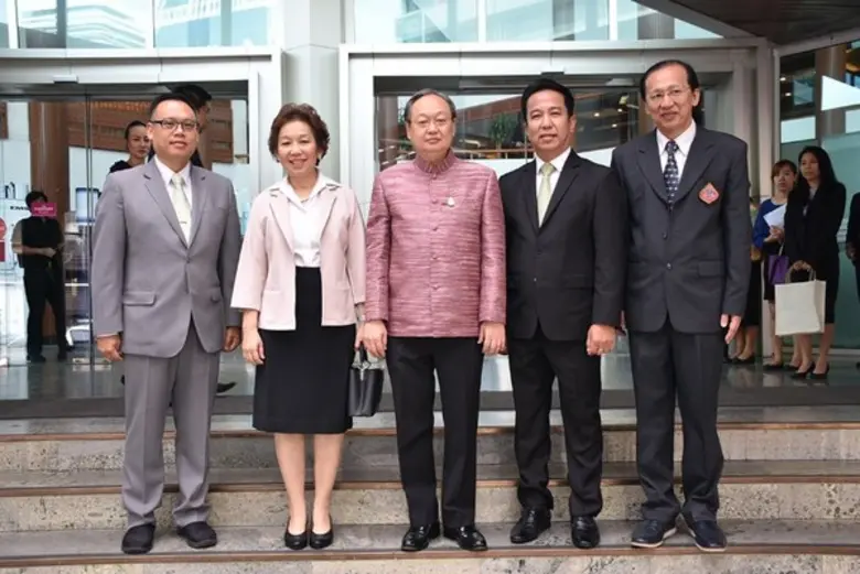 นายสนธิรัตน์ สนธิจิรวงศ์ รัฐมนตรีว่าการกร...