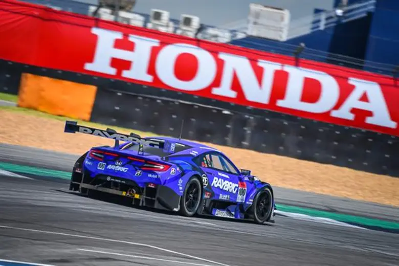 เปิดฉากไปเรียบร้อยแล้วสำหรับการแข่งขันรถย...