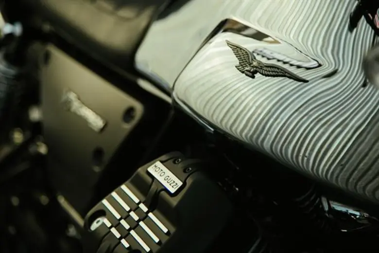 Moto Guzzi V7 III Carbon Shine Limited Edition สุดยอดสองล้อแฮนด์เมดระดับตำนานสัญชาติอิตาเลี่ยน ที่ผสานสมรรถนะอันยอดเยี่ยมเข้ากับสุดยอดดีไซน์สไตล์คลาสสิค