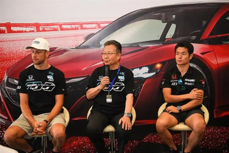 ฮอนด้า จัดสัมภาษณ์พิเศษ เจนสัน บัตตัน และ นาโอกิ ยามาโมโตะ สองนักแข่งตัวเต็งจากทีมคูนิมิตซึ ก่อนลงสนามแข่งขัน “ซูเปอร์ จีที เรซ 2018” ที่สนามช้าง อินเตอร์เนชั่นแนล เซอร์กิต จ. บุรีรัมย์