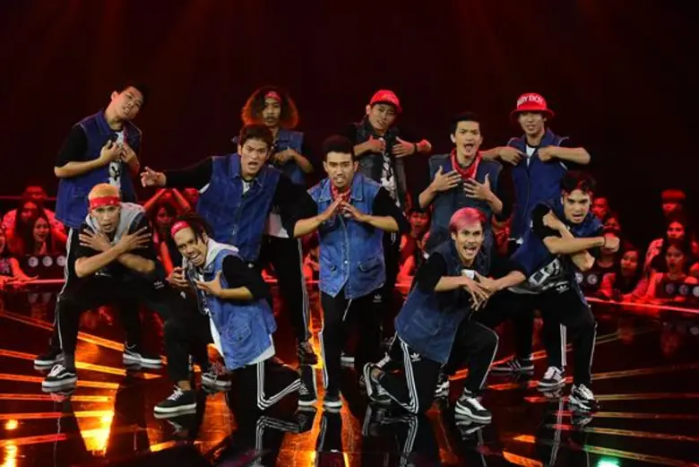 ทีมรีมิกซ์เซอร์กับ ทีมสาครูว์ World of Dance thailand จากโต้ง