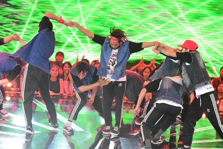 ทีมรีมิกซ์เซอร์กับ ทีมสาครูว์ World of Dance thailand จากโต้ง