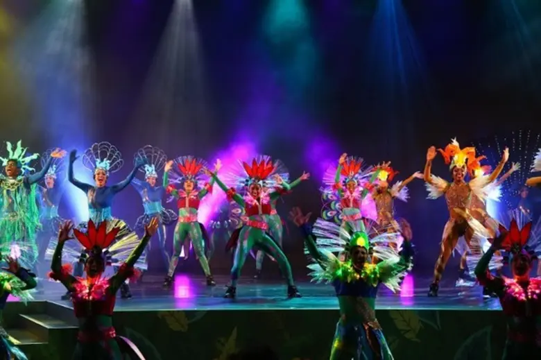 พบกับนักแสดงชั้นนำมากกว่าหนึ่งพันชีวิตที่ โอเชี่ยน ปาร์ค ซัมเมอร์ คาร์นิมอล