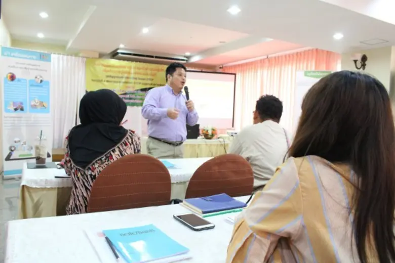 พช.ราชบุรี หนุนผู้ประกอบการ OTOP กลุ่ม D โชว์อัตลักษณ์ เพิ่มมูลค่าสินค้าชุมชนสู่ Smart OTOP