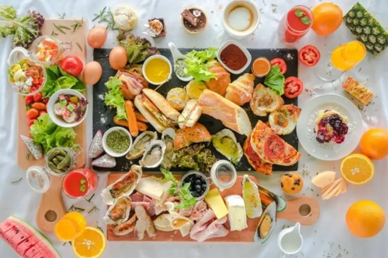 ใครว่าบรันช์มีเฉพาะวันอาทิตย์? ที่โนโวเทล...