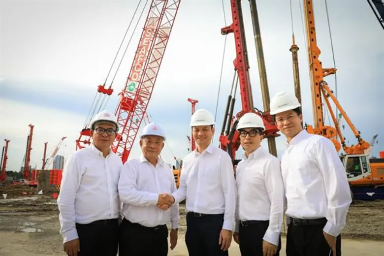 เฟรเซอร์ส พร็อพเพอร์ตี้ และ ทีซีซี แอสเซ็ท แต่งตั้งบริษัท ไทยบาวเออร์ จำกัด และ บริษัท ซีฟโก้ จำกัด (มหาชน) เป็นผู้รับเหมาหลักสำหรับโครงการ 'One Bangkok’