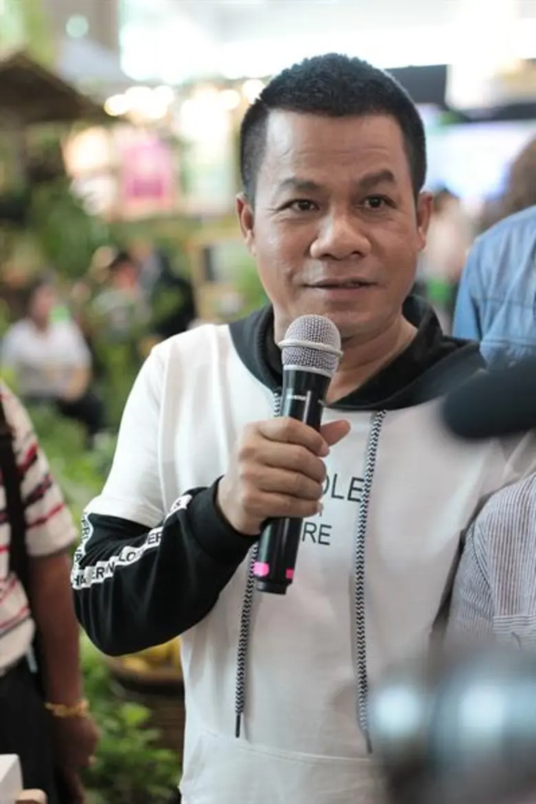 'ยิ่งยง ยอดบัวงาม’ แนะแนวทางชีวิตพอเพียง ในงาน 'ชุมชนอยู่ดีมีสุข วิถีไทย วิถีพอเพียง’