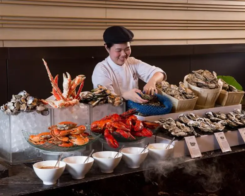 ห้องอาหาร อัพ แอนด์ อะบัฟ และ ห้องอาหารยามาซาโตะมอบสิทธิคุณแม่ทานฟรีในวันแม่แห่งชาติ