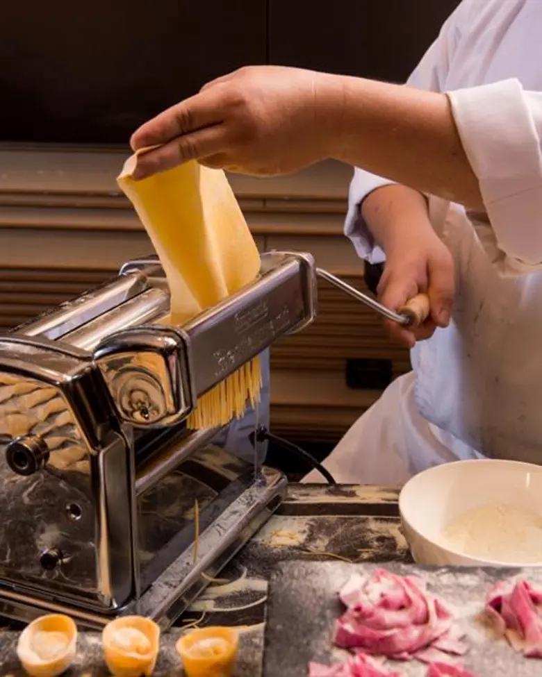 ห้องอาหาร อัพ แอนด์ อะบัฟ และ ห้องอาหารยามาซาโตะมอบสิทธิคุณแม่ทานฟรีในวันแม่แห่งชาติ