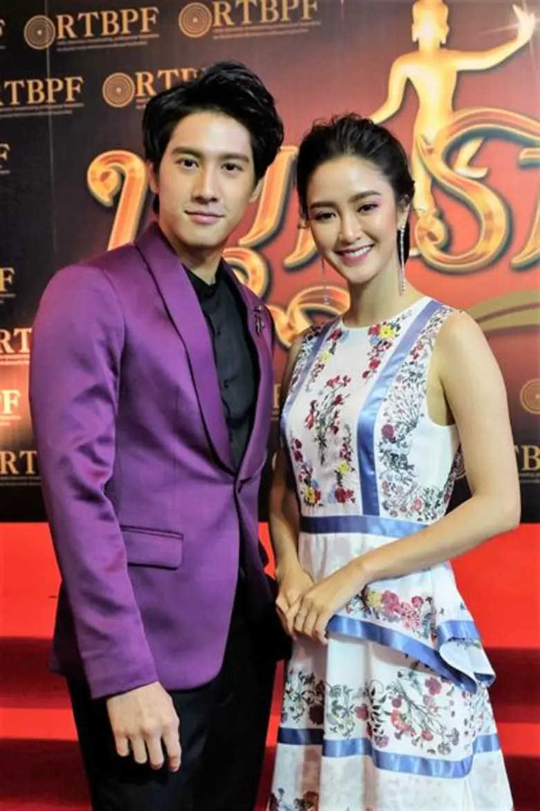 สองนักแสดงจากช่อง 3 “พริม – พริมา และ ไบร์ท – รพีพงศ์” ร่วมงานประกาศผลงานที่ผ่านเข้ารอบตัดสินรางวัล “นาฏราช ครั้งที่ 9 ประจำปี 2560”