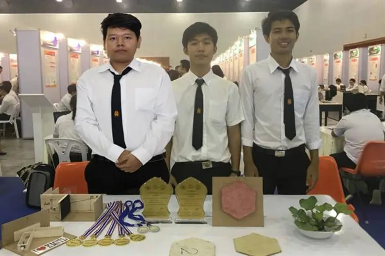 นวัตกรรม "แผ่นอะคูสติกจากผักตบชวา" อันน่า...