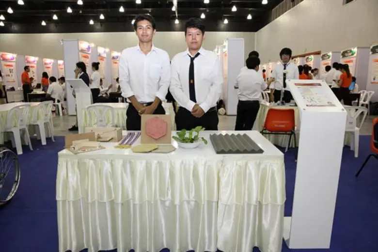 นวัตกรรม “แผ่นอะคูสติกจากผักตบชวา” สร้างมูลค่าเพิ่มจากวัชพืช ลดปัญหาเสียงก้องและสิ่งแวดล้อม