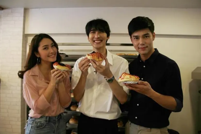 “สมิงจ้าวท่า” ส่ง “บูม-ฮาน่า” พักบู๊ ทำเบเกอรี่สุดฮา ใน“สปอตไลท์ ออนทีวี” พุธที่ 11 ก.ค.นี้