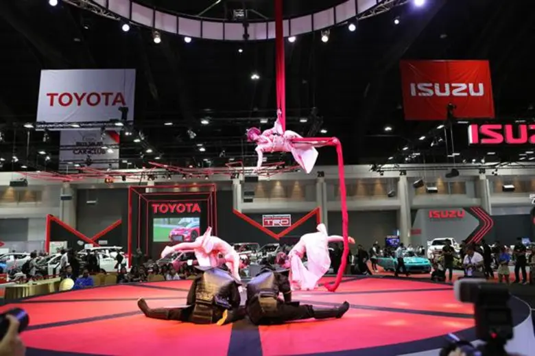 เปิดการแสดงอย่างอลังการสำหรับสุดยอดการแสดงนินจาของป...