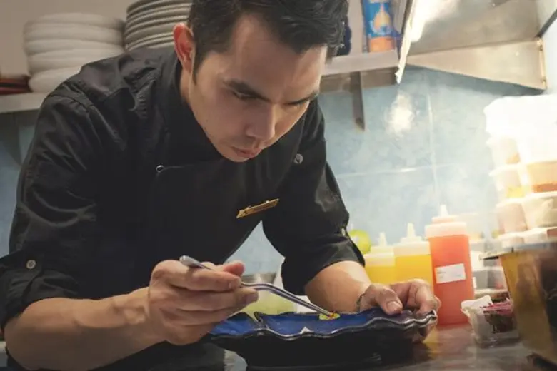 โรงแรมอนันตรา สาทร กรุงเทพฯ แต่งตั้งเชฟเบนซ์ เป็นหัวหน้าเชฟประจำ ซูม สกาย บาร์ แอนด์ เรสเตอรองต์ และซูม สกาย เลาจน์