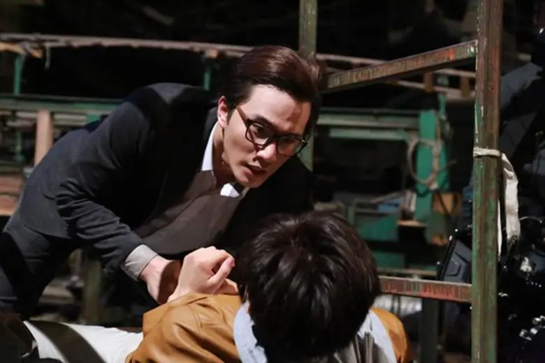 ปิดฉากคนร้ายที่แท้จริง 'บี้’ ถูก 'ก้อย’ ยิงดับจบทุกปมคลายทุกความลับ ใน 'เรื่อง ลับ หลัง’ ตอนจบ!!!!