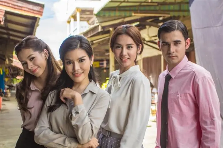 มะนาว ศรศิลป์ นำทีมครูและนักเรียน ร่วมรณรงค์การต่อต้านยาเสพติด อีกหนึ่งฉากดีในละคร “เชิงชายชาญ”