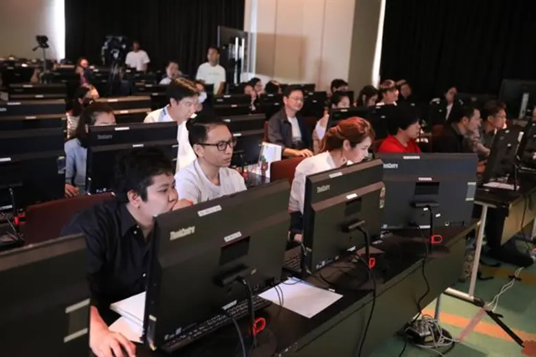 LINE ประเทศไทย รุกแผนปั้นครีเอเตอร์สติกเกอร์ อาชีพสุดฮิพของคนรุ่นใหม่ จัดกิจกรรม “LINE STICKERS REGIONAL WORKSHOP 2018”  ติวเข้มเคล็ดลับออกแบบสติกเกอร์โดนใจ! ใครๆก็ทำได้!!