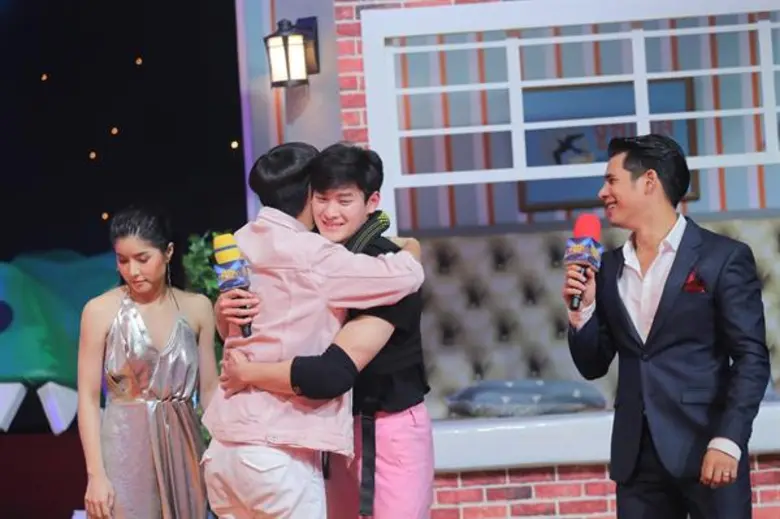 ทีวีไกด์: รายการ "Bigheads Thailand หัวโตสนั่นเมือง" ลุ้นตัวโก่ง “ดีเจนุ้ย” เจ้าของบิ๊กเฮดส์ตัวจริงมาเอง ความฮาจึงบังเกิด