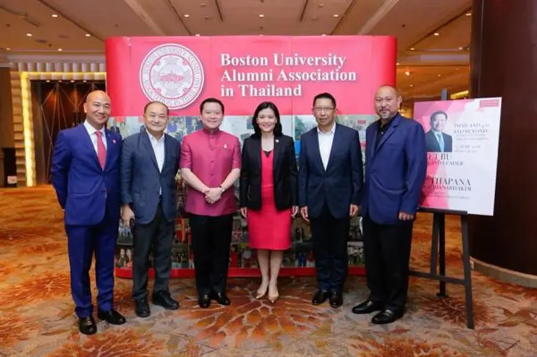 (จากซ้ายพนิช วิกิตเศรษฐ์, ดร. พรเทพ เตชะไ...