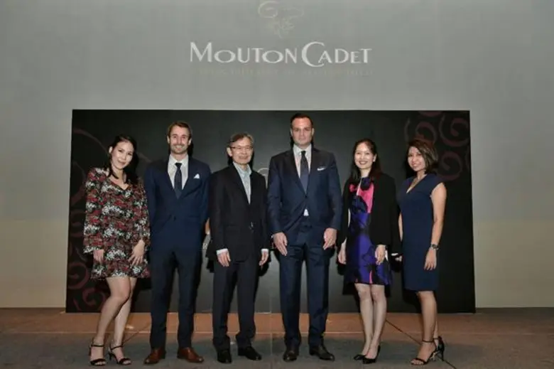 ชวลิต เตะไพบูลย์ ประธานบริหาร บริษัท แอมโ...