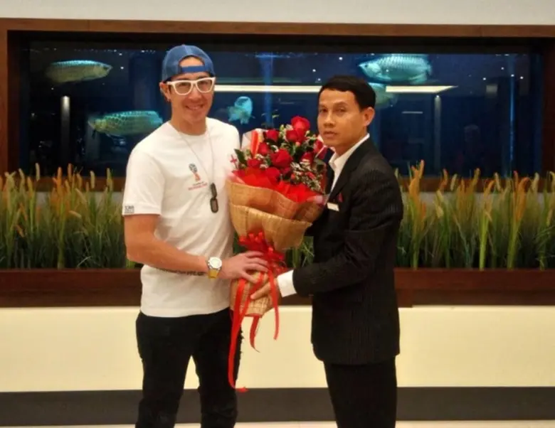 โรงแรมเมอเวนพิค สุริวงศ์ เชียงใหม่ มอบช่อ...