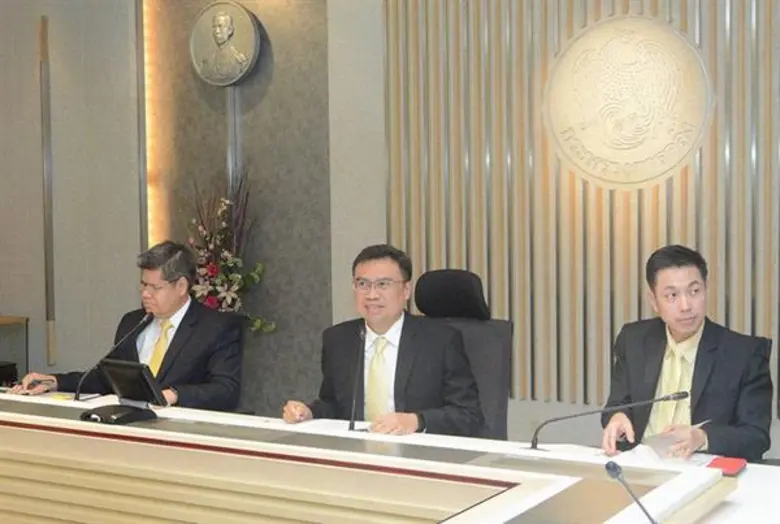 นายพรชัย ฐีระเวช ที่ปรึกษาด้านเศรษฐกิจการ...