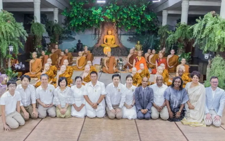 12 สามเณรปลูกปัญญาธรรม นานาชาติ น้อมใจเข้...