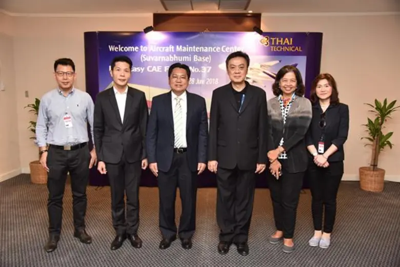 นายสุรชัย เพียรเจริญศักดิ์ (ที่ 3 จากซ้าย...