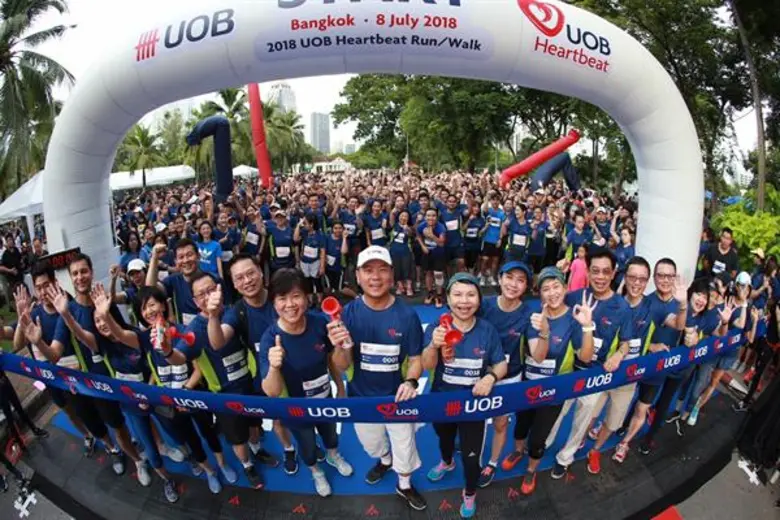 ยูโอบี รวมพลังสร้างปรากฏการณ์ครั้งสำคัญ! นำทีมพนักงานและลูกค้า พร้อมด้วยพันธมิตร กว่า 3,000 คน ส่งต่อความดีในกิจกรรม 2018 UOB Heartbeat Run/Walk ระดมทุนกว่า 2.2 ล้านบาท มอบโอกาสทางการศึกษาแก่เยาวชนในโรงเรียนพระดาบส