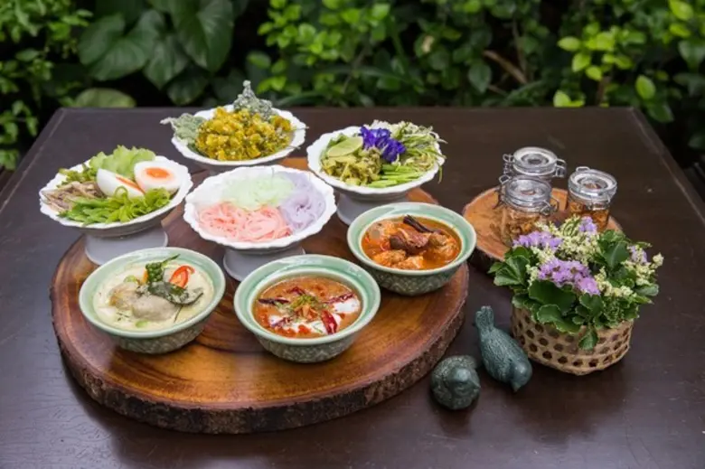 ห้องอาหารเดอะ ระวีกัลยา ไดนิ่ง เชิญท่านมา...