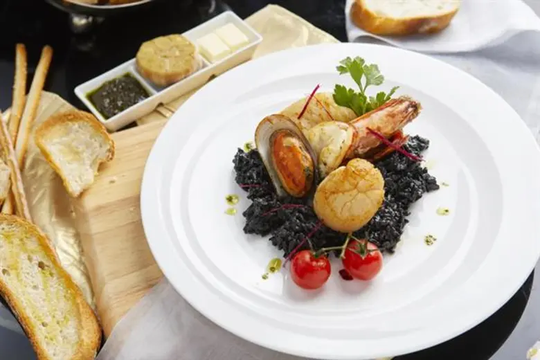 ห้องอาหารอิตาเลี่ยน ดอน จิโอวานนี โรงแรมเ...