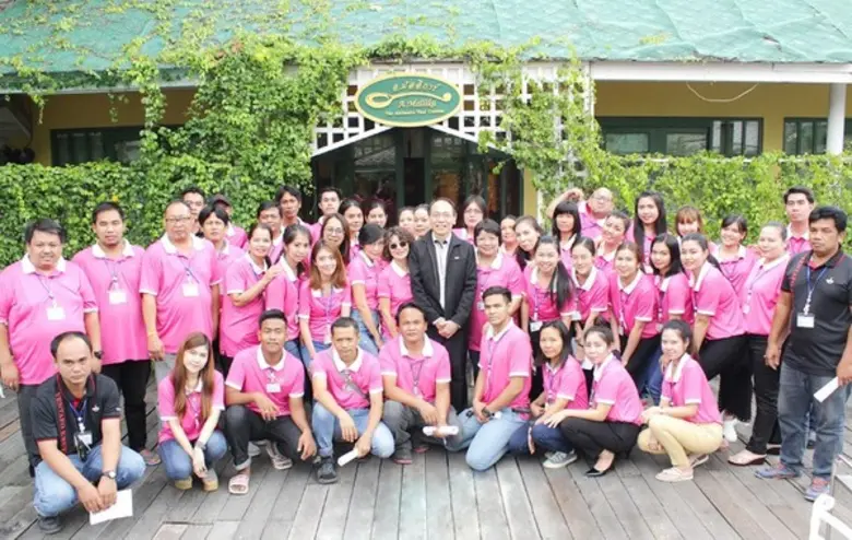 คุณอมราทิพย์ เกษเพ็ชร ผู้ช่วยกรรมการผู้จั...