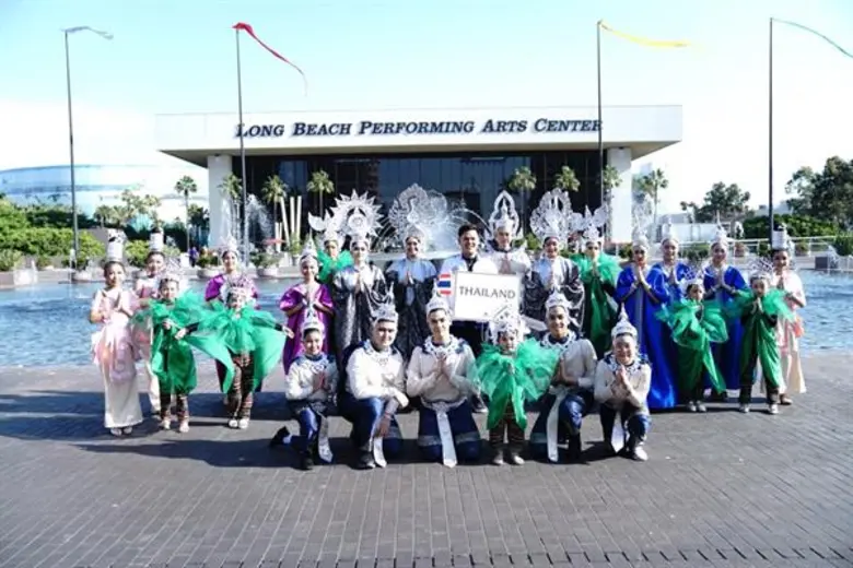 เก่ง ธชย และ โน้ต ศรัณย์ อวยพรรุ่นน้อง WCOPA หลังทีมไทยคว้ารางวัลรองชนะเลิศระดับโลกชุดประจำชาติและขบวนพาเรด