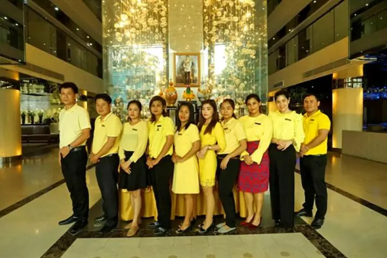 โรงแรม เซ็นทารา แกรนด์ พระตำหนัก พัทยา " ...