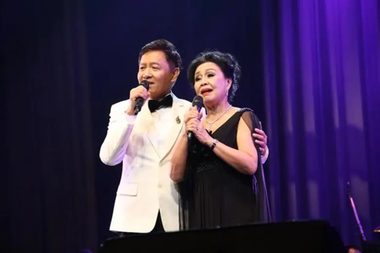 ฟังเพลงเพราะ....กับอารีย์ นักดนตรี คอนเสิร์ต รวมศิลปินรุ่นเล็กใหญ่เต็มเวทีนำรายได้มอบมูลนิธิเด็กปัญญาอ่อน ชมรมเกษียณอายุช่อง 9 และ ร.พ.ศิริราช