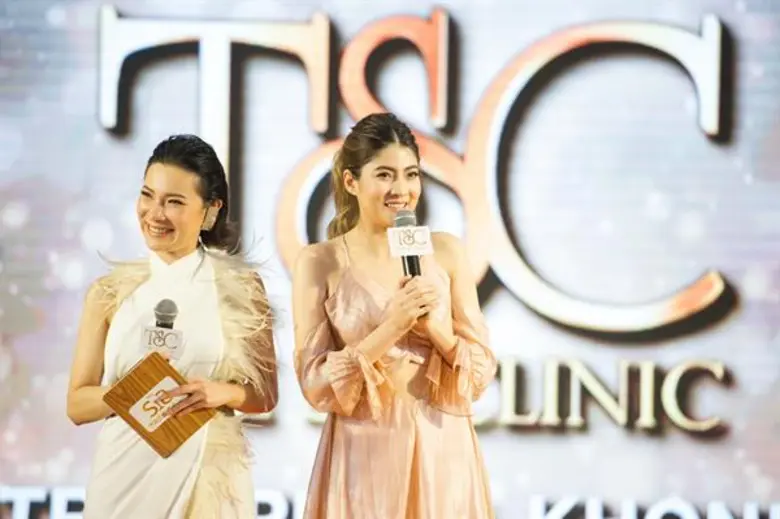 The Sis Clinic ฉลองความสำเร็จตอกย้ำความปั...