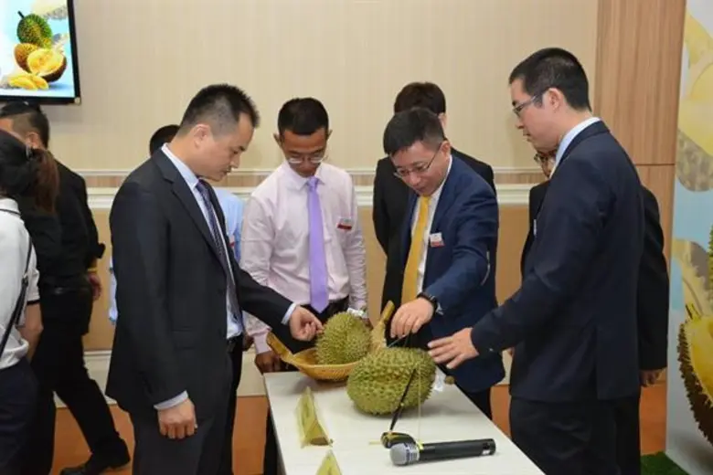 กระทรวงเกษตรและสหกรณ์จัดพิธีลงนามข้อตกลงซื้อขายทุเรียน ระหว่างบริษัทจัดหาสินค้าสดให้กับอาลีบาบา กรุ๊ป กับสหกรณ์ชาวสวนผลไม้ 3 จังหวัดภาคตะวันออก