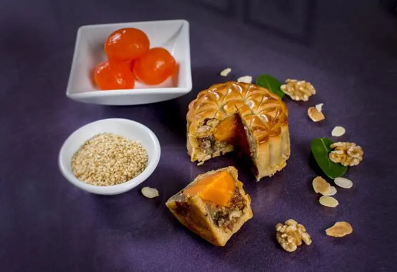 เชิญลิ้มลองความอร่อยของขนมไหว้พระจันทร์ไส้ “อัลมอนด์งาดำ” รสชาติใหม่ล่าสุด จาก ห้องอาหารจีนแชงพาเลซ โรงแรมแชงกรี-ลา กรุงเทพฯ