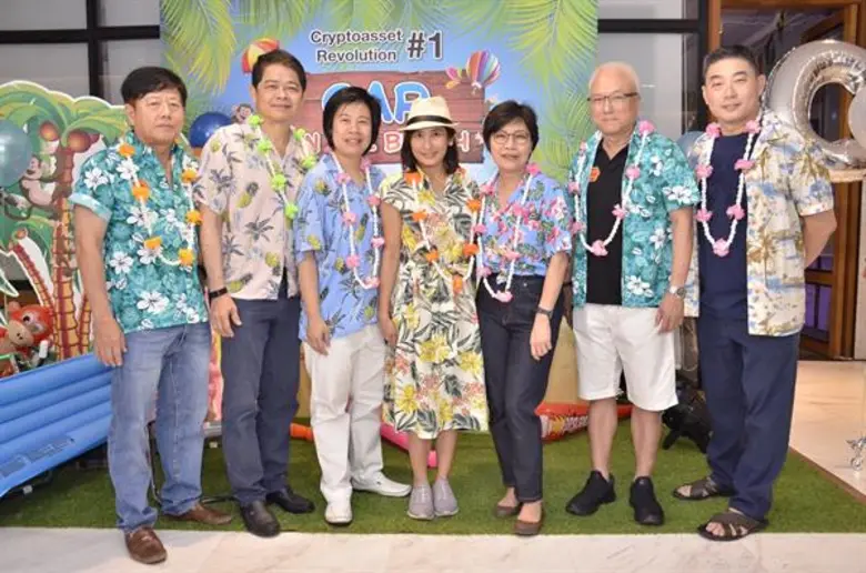 ดร.การดี เลียวไพโรจน์ (คนกลาง) และ นิลทิต...