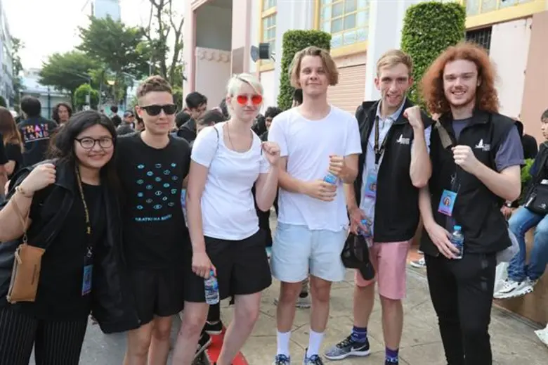 กรมการท่องเที่ยว เปิดตัวทีมผู้เข้าแข่งขันถ่ายทำภาพยนตร์สั้นที่ผ่านการคัดเลือกจากทั่วโลก เข้าร่วมแข่งขันในเทศกาล TIFDF 2018 กับภารกิจลงพื้นที่ถ่ายทำทั่วประเทศไทย พร้อมอวดโลเคชั่น ความงดงาม ประเพณีไทยผ่านแผ่นฟิล์มออกสู่สายตาชาวโลก