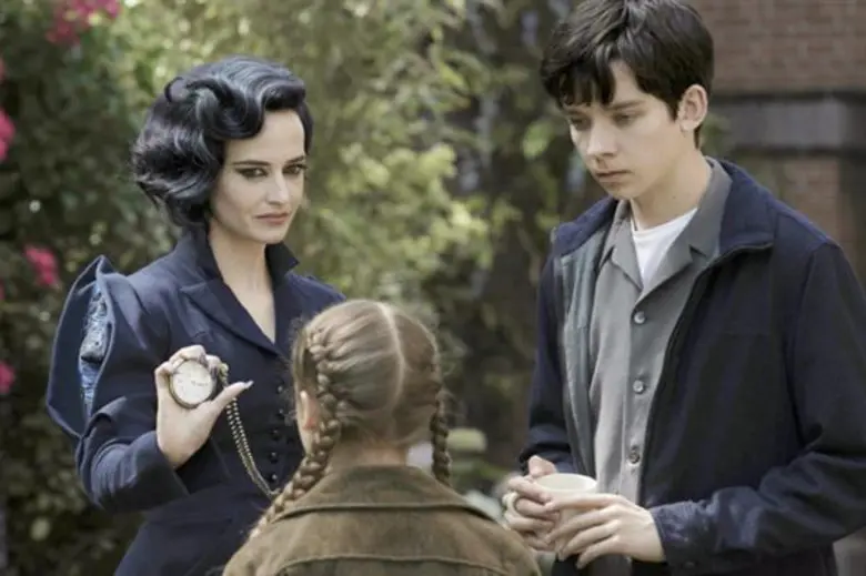 ต้อนรับความแฟนตาซี เปิดทีวีรับความบันเทิง...