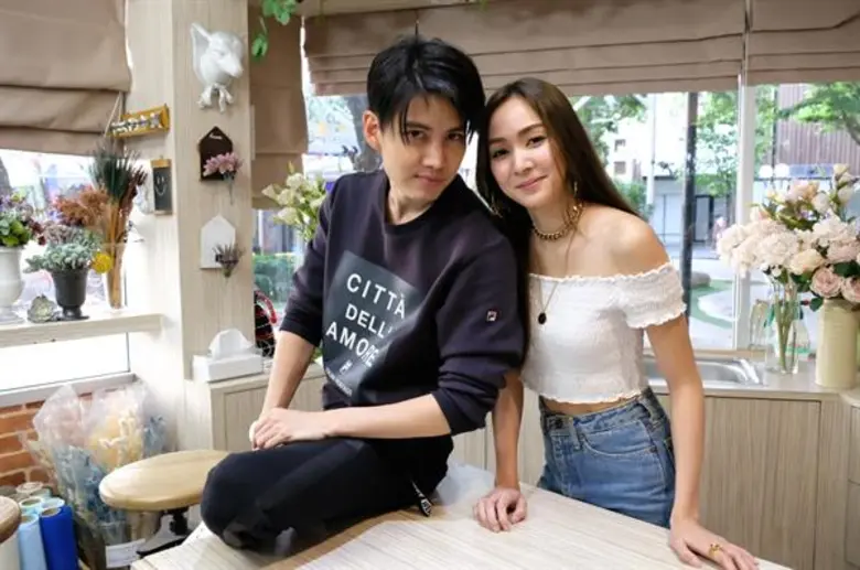 ทีวีไกด์: รายการ “เหย้าเยือนเพื่อนกัน” “กอล์ฟ” สยบข่าวกิ๊ก “โฟร์” ตอกย้ำความสนิท ในรายการ “เหย้าเยือนเพื่อนกัน”