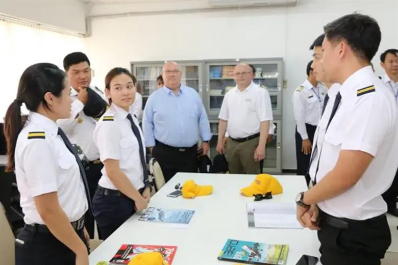 พลเรือตรีปิยะ อาจมุงคุณ ผู้ว่าการสถาบันกา...