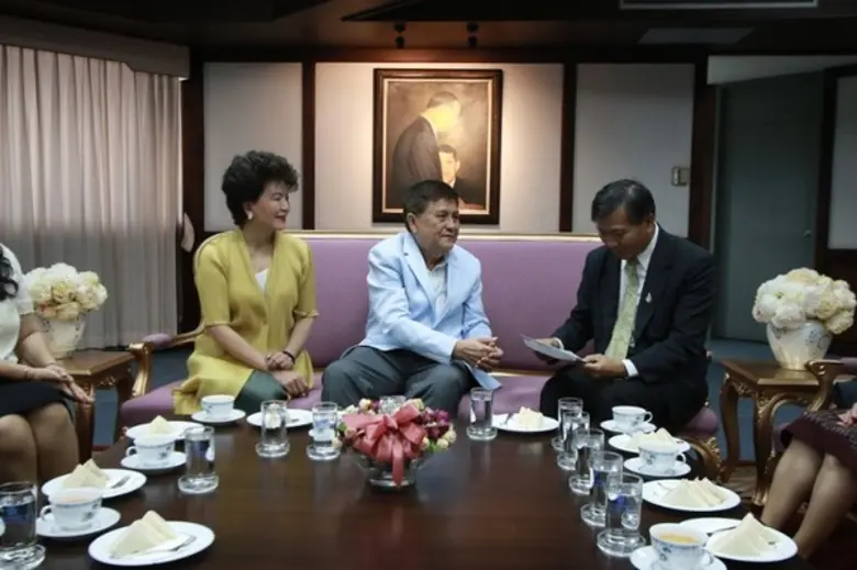 ท่านเสรี ที่ปรึกษาอธิการบดี ม.ศรีปทุม บริจาคเงิน 4 ล้านประเดิมก้อนแรกสร้าง ศูนย์ปฏิบัติธรรมบรรณรุจิ