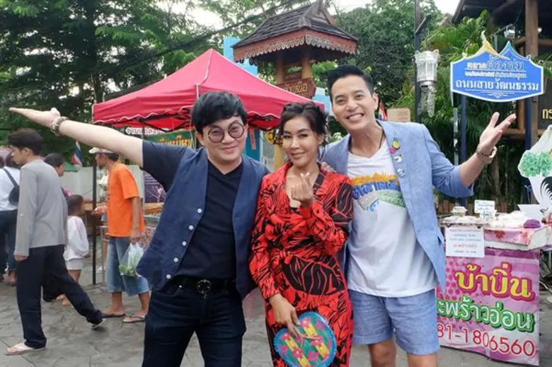 ทีวีไกด์: รายการ “ตลาดเด็ดประเทศไทย”  “ก้อง ปิยะ” ควงคู่ “ผัดไท” พักฟื้นปอด สัมผัสกลิ่นไอธรรมชาติ ณ จังหวัดลำปาง ใน “ตลาดเด็ดประเทศไทย”