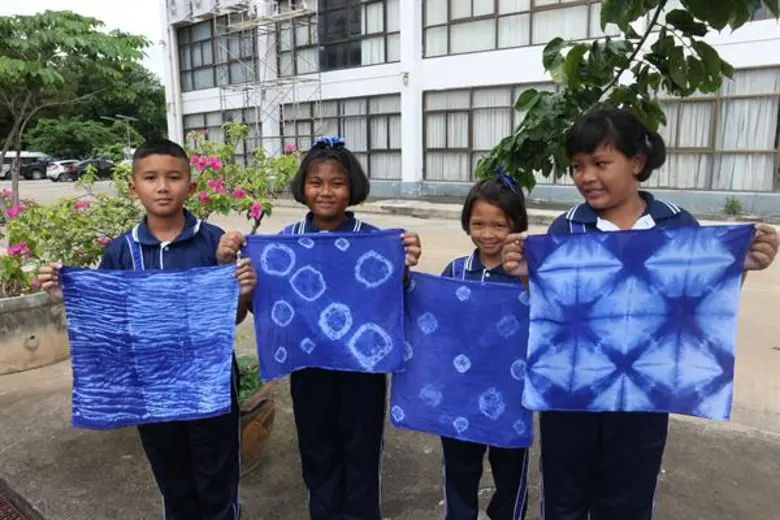 “นวัตวิถีชิโบริ” มัดย้อมแบบไทยผสานญี่ปุ่น สร้างสรรค์ลวดลายใหม่ให้เยาวชนเห็นคุณค่าของศิลปะวัฒนธรรม