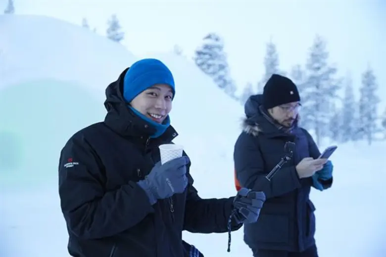 เป็นหนุ่มที่ชื่นชอบการเที่ยวเอามากๆ อีกหน...